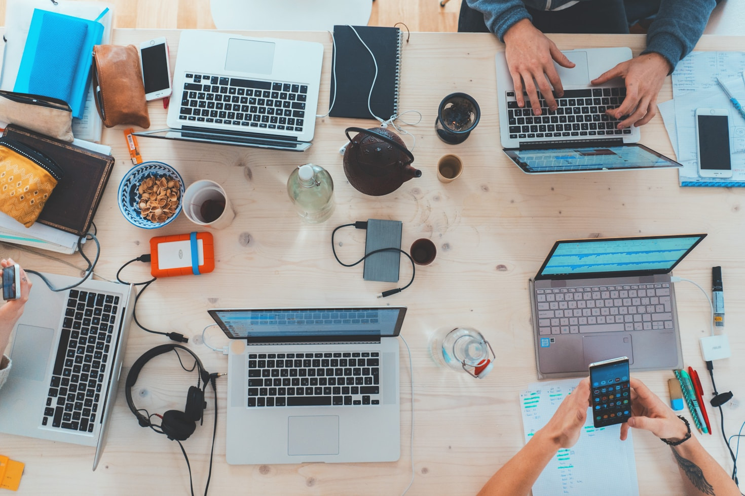 Mastering Online Operations: The VS-HUB Advantage